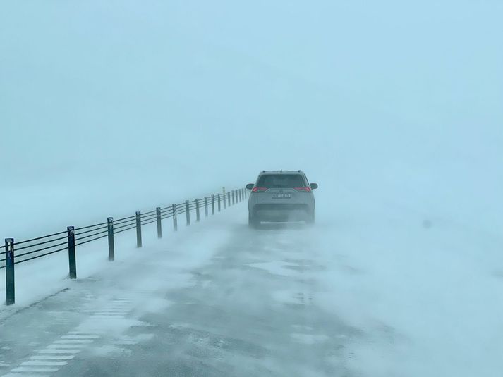 Hellisheiði hefur verið á óvissustigi í dag.