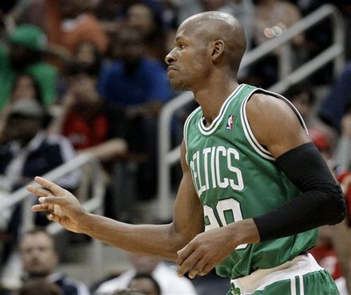 Ray Allen var mikilvægur fyrir Boston í sigurleiknum gegn Atlanta.