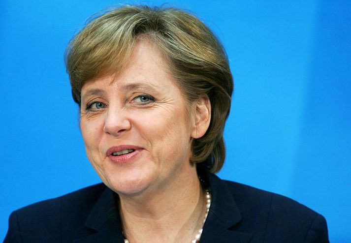 Angela Merkel, kanslari þýskalands, hrósaði auknum hagvexti í Þýskalandi í gær. Þjóðverjar hafa ekki haft minni væntingar um horfur í efnahagsmálum í fimm ár.