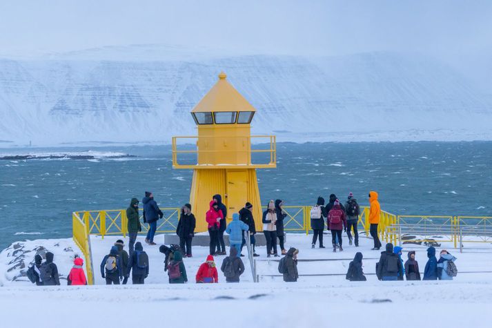 Ekki liggur fyrir hversu mikið mun snjóa en veðurfræðingur segir að það gætu verið nokkrir sentímetrar.