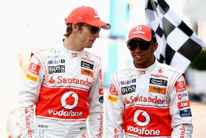 Jenson Button og Lewis Hamilton á mótssvæðinu í Mónakó.