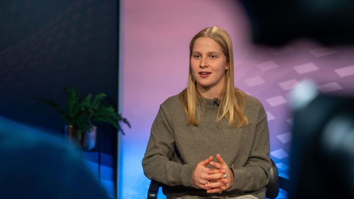 Emilía segir það lúxusvandamál að hafa þurft að velja á milli þess að vera gjaldgeng í íslenska eða danska landsliðið í fótbolta. Ákvörðunin var henni erfið en á endanum valdi hún Ísland.