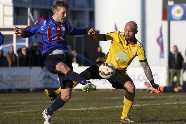 Garðar Gunnlaugsson og Óttar Bjarni Guðmundsson eigast við í nýliðaslagnum.