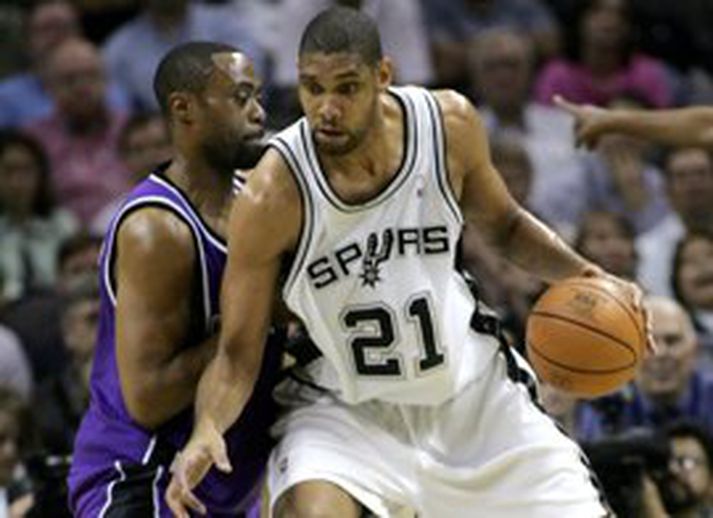 Tim Duncan átti ágætan leik í nótt með 24 stig og 9 fráköst