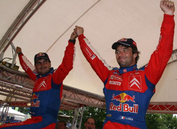 Sebastian Loeb fagnar sigrinum.