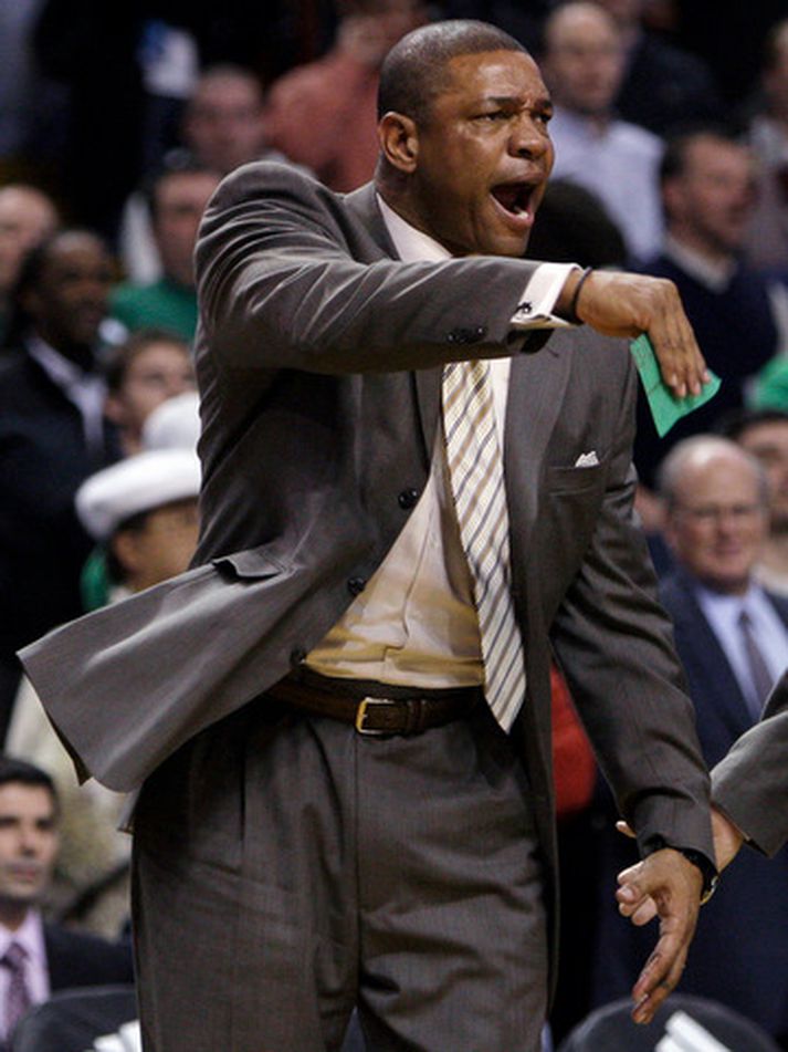 Doc Rivers, þjálfari Boston, var rekinn út úr húsi í nótt.