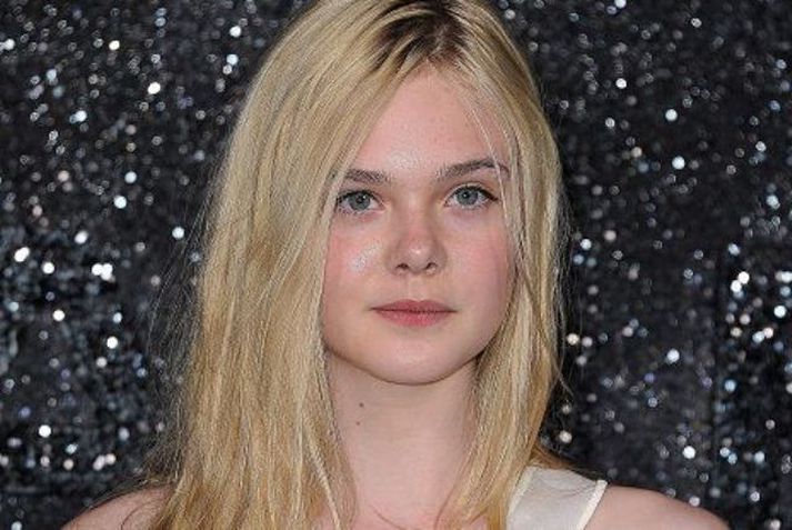 Elle Fanning Þessi 13 ára leikkona er yngri systir leikkonunnar Dakota Fanning. Hún kom fyrst fram á sjónarsviðið aðeins tveggja ára gömul þegar hún lék í myndinni I Am Sam en síðan þá hefur hún meðal annars leikið í mynd Sofiu Coppola, Somewhere. Næst verður hægt að sjá Elle Fanning í kvikmynd Camerons Crowe, We Bought a Zoo, sem verður frumsýnd síðar á þessu ári. 
Nordicphotos/getty