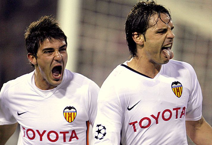 Morientes fagnar marki sínu gegn Chelsea á Mestalla í fyrra ásamt David Villa.