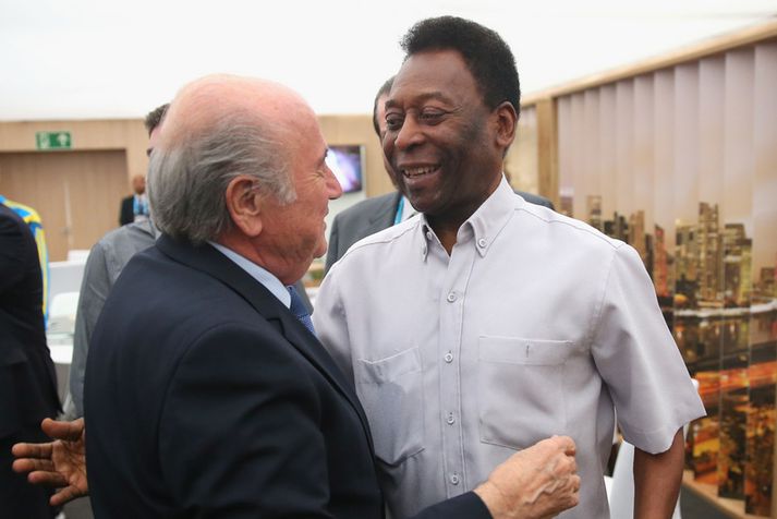 Pele með Sepp Blatter, forseta FIFA.