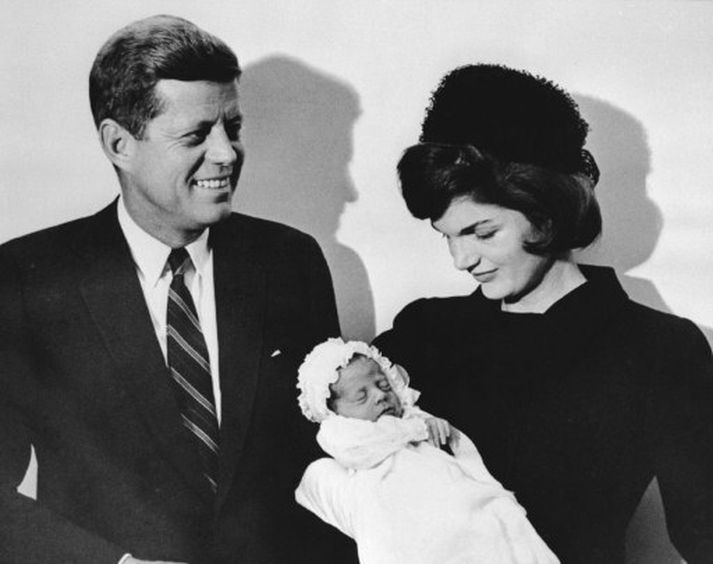 John F. Kennedy ásamt Jackie eiginkonu sinni. Mynd/ AFP.