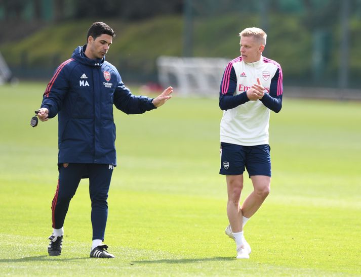 Mikel Arteta segir ekki víst hvort Oleksandr Zinchenko verði leikfær þegar Arsenal mætir Southampton á morgun. 