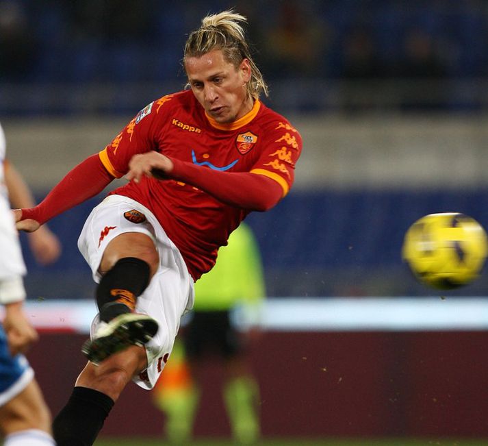 Mexes mun yfirgefa Roma í sumar.