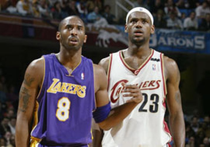 Mikið má vera ef þeir Kobe Bryant og LeBron James fara ekki í skotkeppni í viðureign LA Lakers og Cleveland Cavaliers í nótt