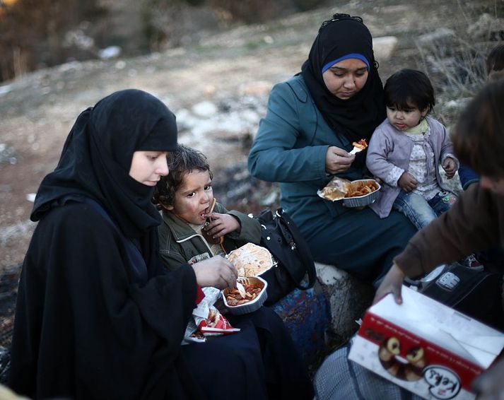 Þessar konur og börn voru á meðal þeirra almennu borgara sem voru fluttir frá Aleppo í dag.