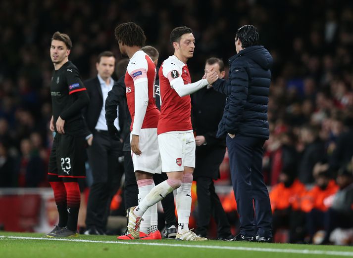 Özil og Emery á góðri stundu.