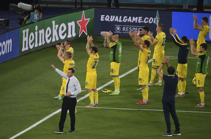 EURO 2020: Ukraine and England ROME, ITALY, JULY 03: Ukraine players greet fans at the end of the UEFA EURO 2020 quarterfinal football match between Ukraine and England at the Olympic Stadium in Rome, Italy, on July 3, 2021. England defeated Ukraine 4-0 to Jon the semifinal match against Denmark, scheduled on July 7 in London. (Photo by Isabella Bonotto/Anadolu Agency via Getty Images)