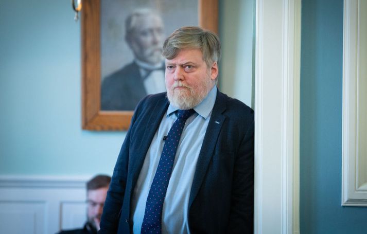 Sigmundur Davíð fann sig knúinn til að minna fólk á stjórn nasista hafi verið það hrikalegasta sem gerst hafi í sögu vestrænnar siðmenningar. Algrími Sigmundar á X-inu er greinilega orðið mjög súrt miðað við þessar áhyggjur hans.