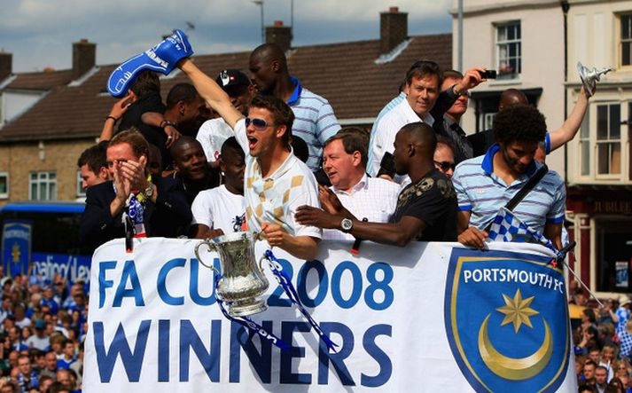 Hermann Hreiðarsson og félagar í Portsmouth fagna bikarmeistaratitlinum 2008.