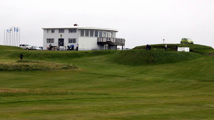 Íslandsmótið í höggleik fer fram á Strandavelli á Hellu.