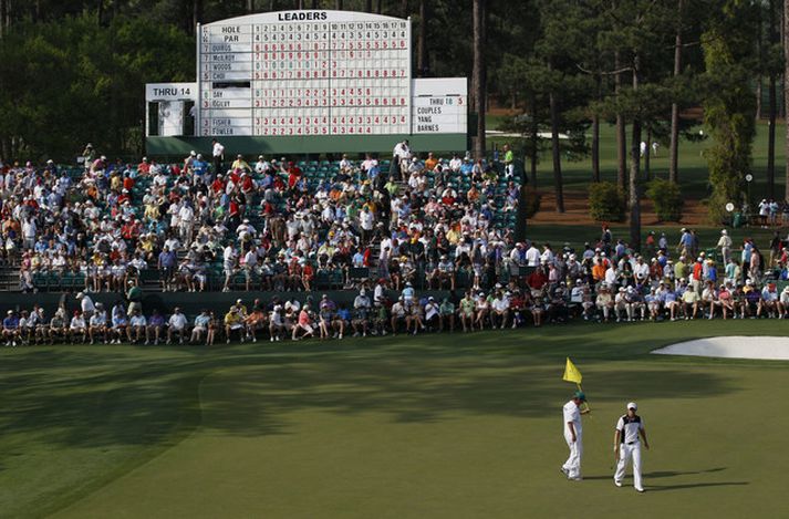 . Bein útsending frá þriðja hringum hefst kl. 19.30 á Stöð 2 sport en síðasti ráshópur með þeim Rory McIlroy frá Norður-Írlandi og Jason Day frá Ástralíu fer af stað kl. 18.45.