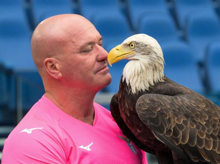 Hinn spænski Juan Bernabe og örninn Ólympía hafa unnið saman á heimaleikjum SS Lazio frá því 2010.