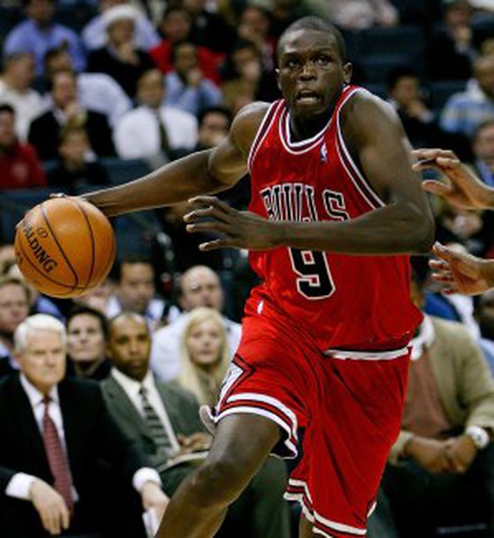 Luol Deng mun spila undir stjórn Vinnie Del Negro í vetur