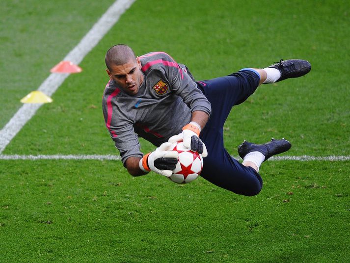 Victor Valdes á æfingu fyrir leikinn í kvöld.