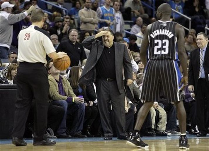 Stan Van Gundy þjálfari NBA liðsins Orlando Magic gerir eitt mjög vel – að tala