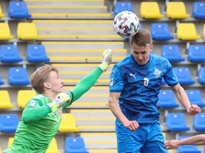 Ísak Óli í leik með íslenska U-21 árs landsliðinu gegn því danska.