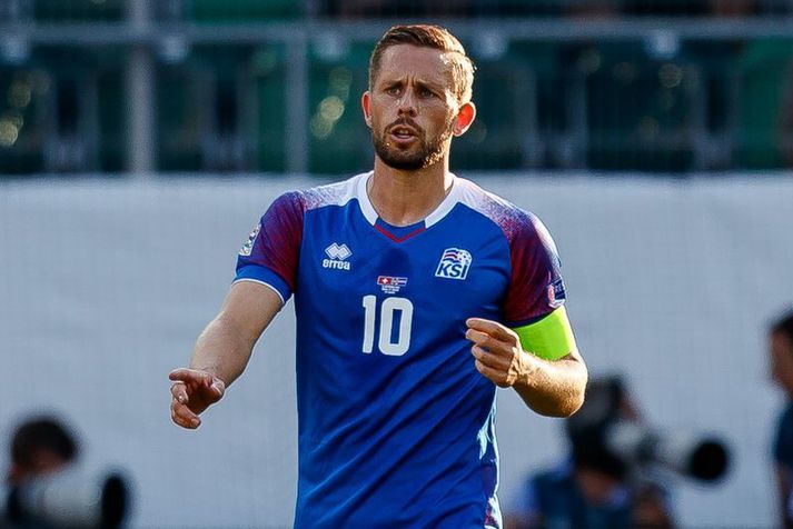 Gylfi Þór Sigurðsson í leiknum á móti Sviss fyrir tveimur árum eða þegar hann spilaði landsleik á afmælisdaginn sinn.