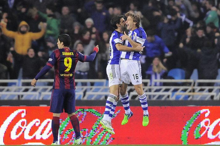 Xabier Prieto og  Sergio Canales fagna í leiknum á móti Barcelona í kvöld.