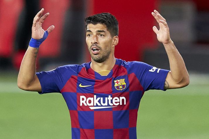 Luis Suarez segist eiga skilið meiri virðingu frá Barcelona en þetta.