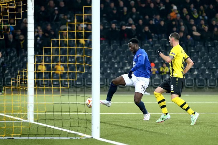 Romelu Lukaku skorar þriðja mark Everton í leiknum og annað mark sitt.