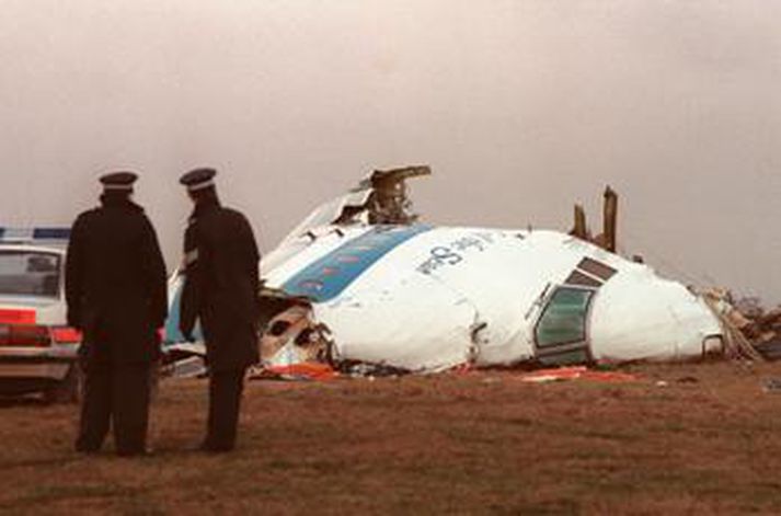 Á myndinni sést flak PanAm vélarinnar við Lockerbie.