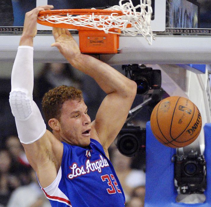 Blake Griffin treður í leiknum í nótt.