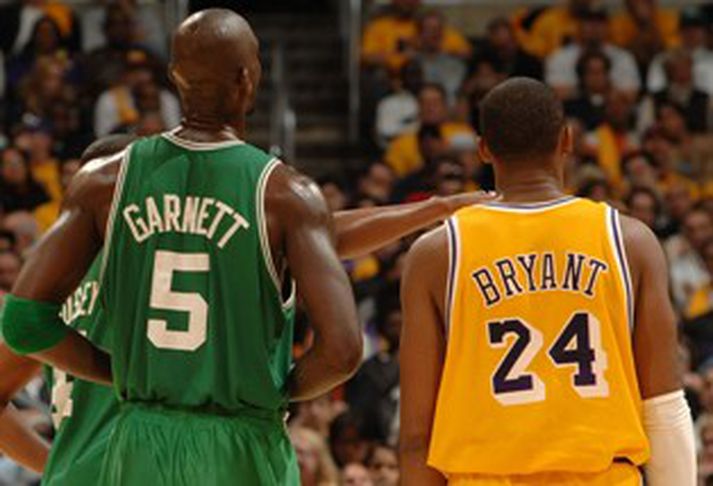 Kevin Garnett og Kobe Bryant mætast í úrslitaeinvígi NBA sem hefst í nótt