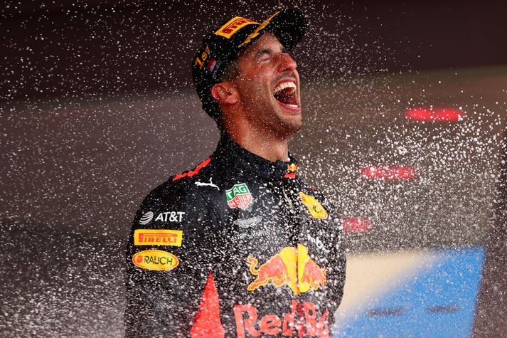 Daniel Ricciardo ekur fyrir Red Bull.