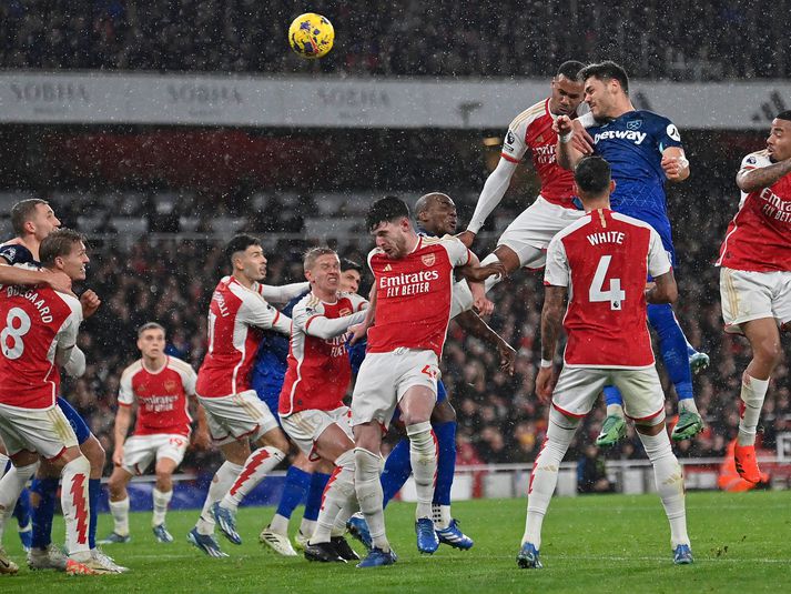 Konstantinos Mavropanos sést hér skora annað mark West Ham gegn Arsenal í kvöld.