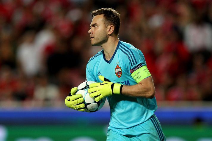 Igor Akinfeev getur ekki haldið hreinu í Meistaradeildinni.