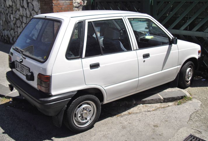 Suzuki Maruti 800.