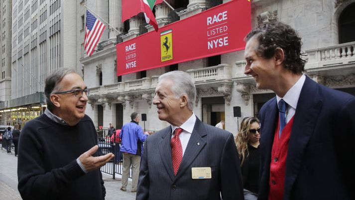 Piero Ferrari og John Elkann ásamt forstjóra Fiat/Chrysler, Sergio Marchionne.