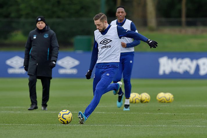 Gylfi á æfingu Everton.