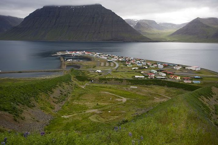 Yfir fjörutíu manns hafa misst vinnuna við gjaldþrot Eyrarodda, stærsta fyrirtækisins á staðnum.