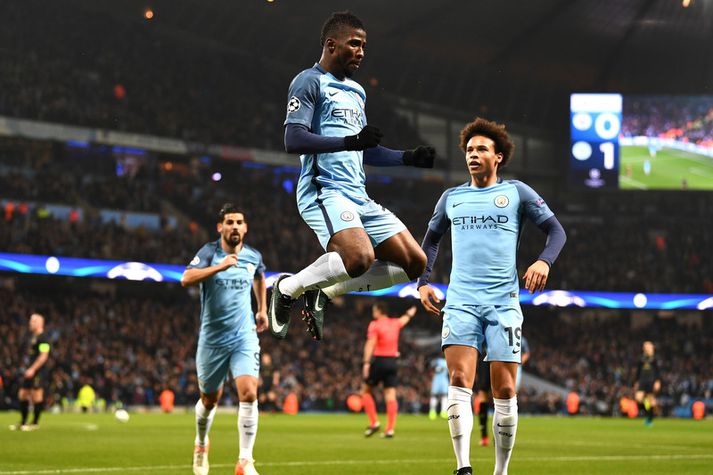 Kelechi Iheanacho fagnar marki með Manchester City.