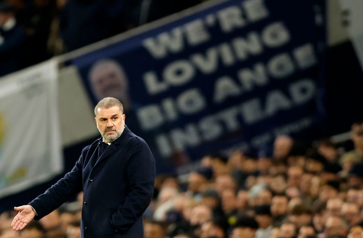 Ange Postecoglou ætlar að einbeita sér að sinni vinnu hjá Tottenham áður en hann fer að velta fyrir sér orðrómum um Liverpool.