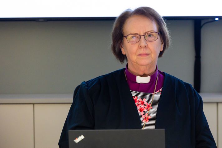 Agnes M. Sigurðardóttir biskup mun sitja í embætti sínu til 31. október 2024.