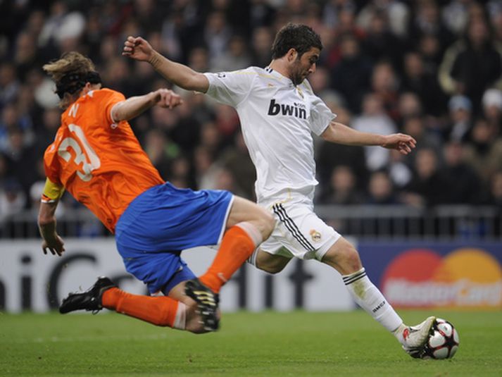 Gonzalo Higuaín sést hér koma Real Madrid í 1-0 í kvöld.