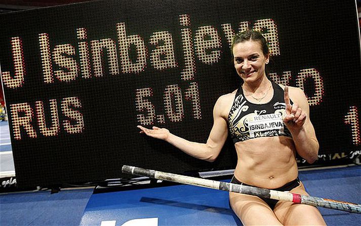 Ólympíumeistarinn Yelena Isinbayeva setti nýtt heimsmet í stangarstökki kvenna innanhúss á frjálsþróttamóti í Stokkhólmi í Svíþjóð.