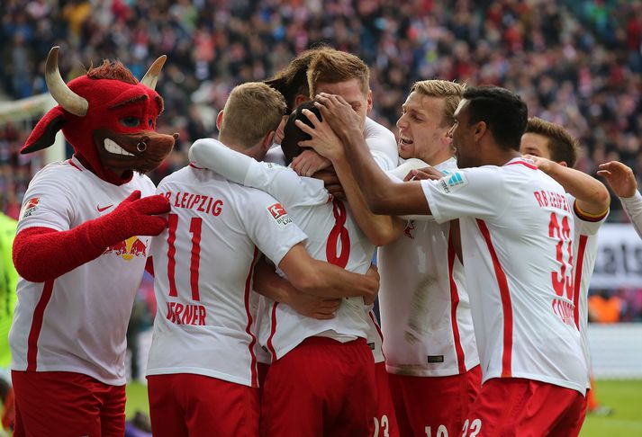 Nýliðar Leipzig eru með þriggja stiga forystu á Bayern München á toppi þýsku úrvalsdeildarinnar.