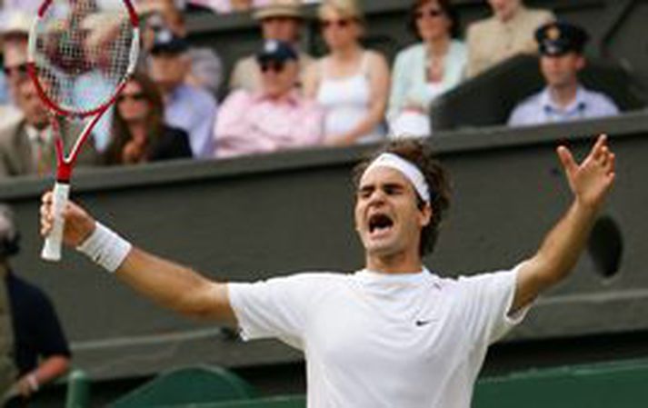 Federer þurfti að sætta sig við tap gegn Sampras í nótt